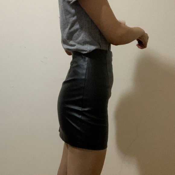 Faux leather high waist skirt with big zipper 💖🦄 - Picture 6 of 6
